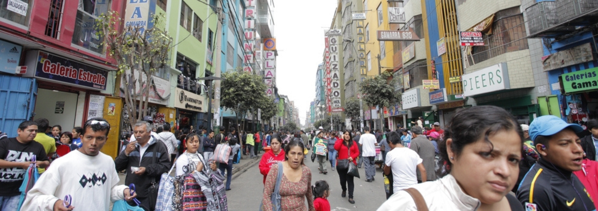 Desafíos en la Gestión de Residuos de Gamarra: El Futuro de los Retazos, Plástico y Cartón